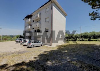 Edificio all\'aperto - Apartment Via Ruella
 
3, Ari - photo 3