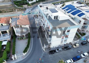 Edificio all\'aperto - Commercial Premises Via Lungomare
12, Fossacesia - photo 4