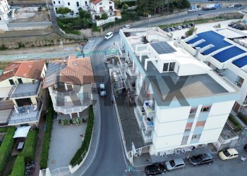 Edificio all\'aperto - Commercial Premises Via Lungomare
12, Fossacesia - photo 5
