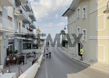 Edificio all\'aperto - Commercial Premises Via Lungomare
12, Fossacesia - photo 11