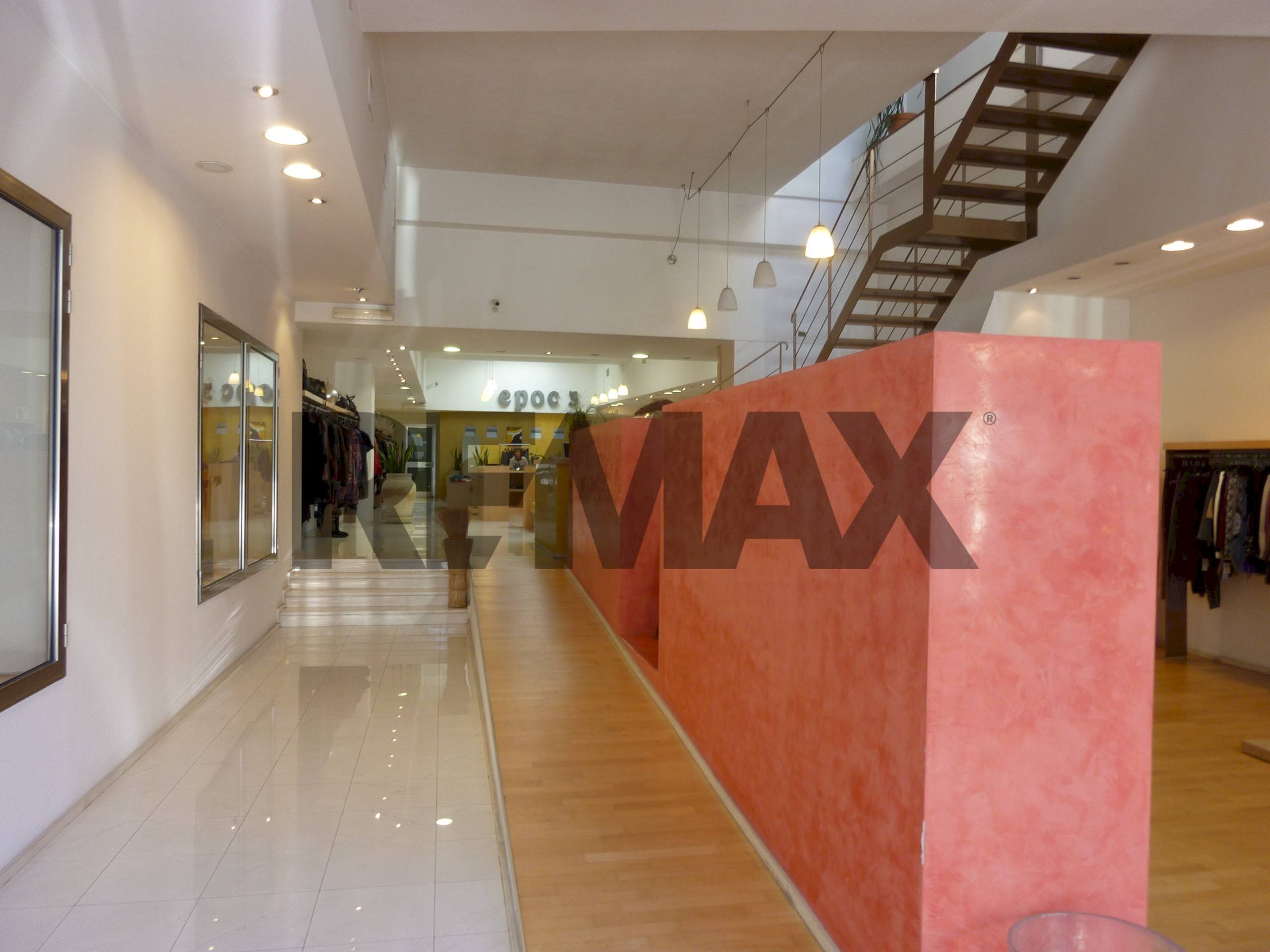 Ricezione / Lobby - Locale Commerciale Viale Monastir
44, Cagliari - foto 2