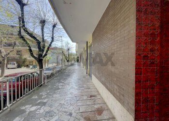 Edificio all\'aperto - Quadrilocale Via Adamo Giangiulio
 
4, Lanciano - foto 3