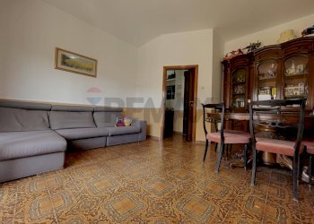 Sala da pranzo - Quadrilocale Via Adamo Giangiulio
 
4, Lanciano - foto 15