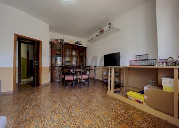 Sala da pranzo - Quadrilocale Via Adamo Giangiulio
 
4, Lanciano - foto 16