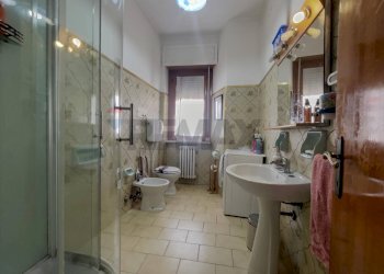 Bagno - Quadrilocale Via Adamo Giangiulio
 
4, Lanciano - foto 35