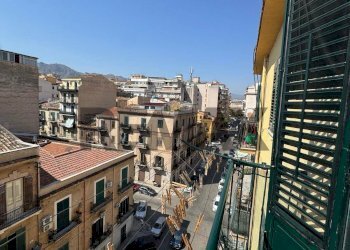 Edificio all\'aperto - Appartamento Via Mendola
75, Palermo - foto 1