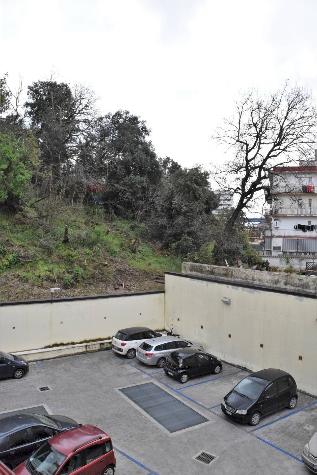 Edificio all\'aperto - Four-room apartment Via Santa Maria Ai Monti
108, Napoli - photo 2