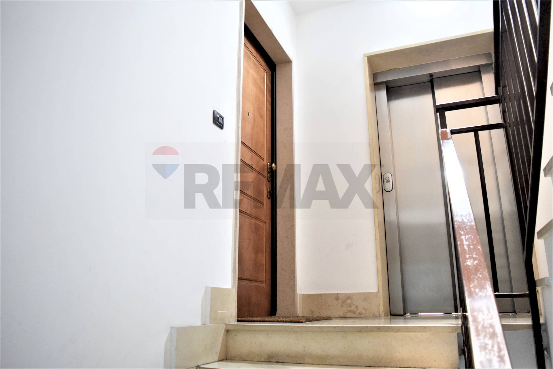 Scale - Four-room apartment Via Santa Maria Ai Monti
108, Napoli - photo 3