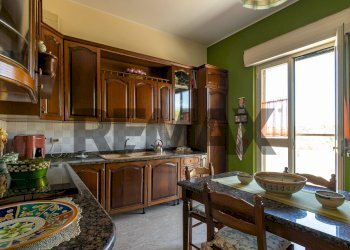 Cucina - Villa Via Rosario Pitrelli
 
48, Caltagirone - foto 9