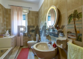 Bagno - Villa Via Rosario Pitrelli
 
48, Caltagirone - foto 27