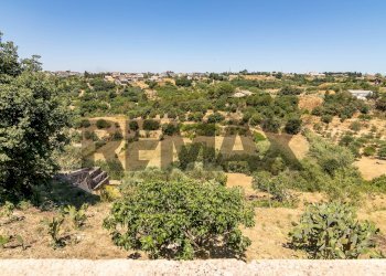 Vista delle montagne - Villa Via Rosario Pitrelli
 
48, Caltagirone - foto 30