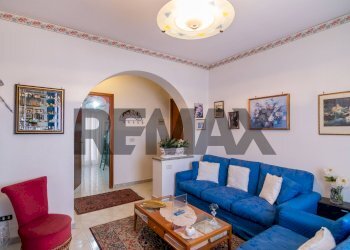 Soggiorno - Four-room apartment Via Giovanni Grasso
 
2, Aci Castello - photo 3