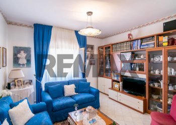 Soggiorno - Four-room apartment Via Giovanni Grasso
 
2, Aci Castello - photo 5