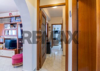 Hall / corridoio - Four-room apartment Via Giovanni Grasso
 
2, Aci Castello - photo 9