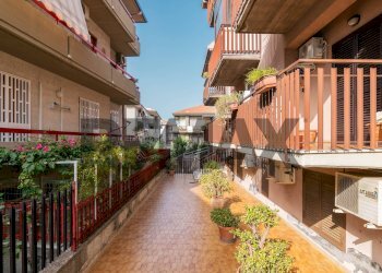 Edificio all\'aperto - Four-room apartment Via Giovanni Grasso
 
2, Aci Castello - photo 18