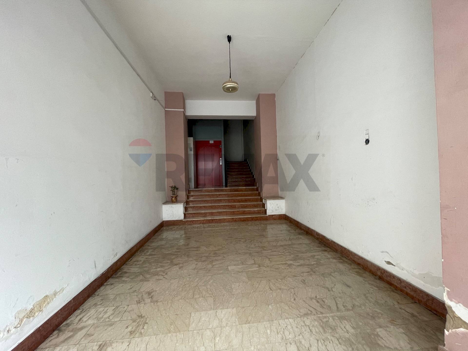 Scale - Apartment Viale Principe Umberto
161, Caltagirone - photo 2
