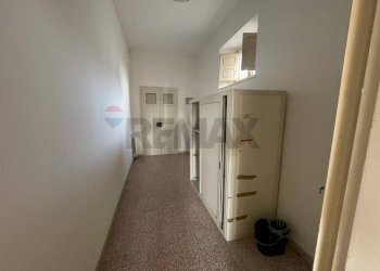 Hall / corridoio - Apartment Viale Principe Umberto
161, Caltagirone - photo 26