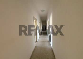 Hall / corridoio - Apartment Viale Principe Umberto
161, Caltagirone - photo 42