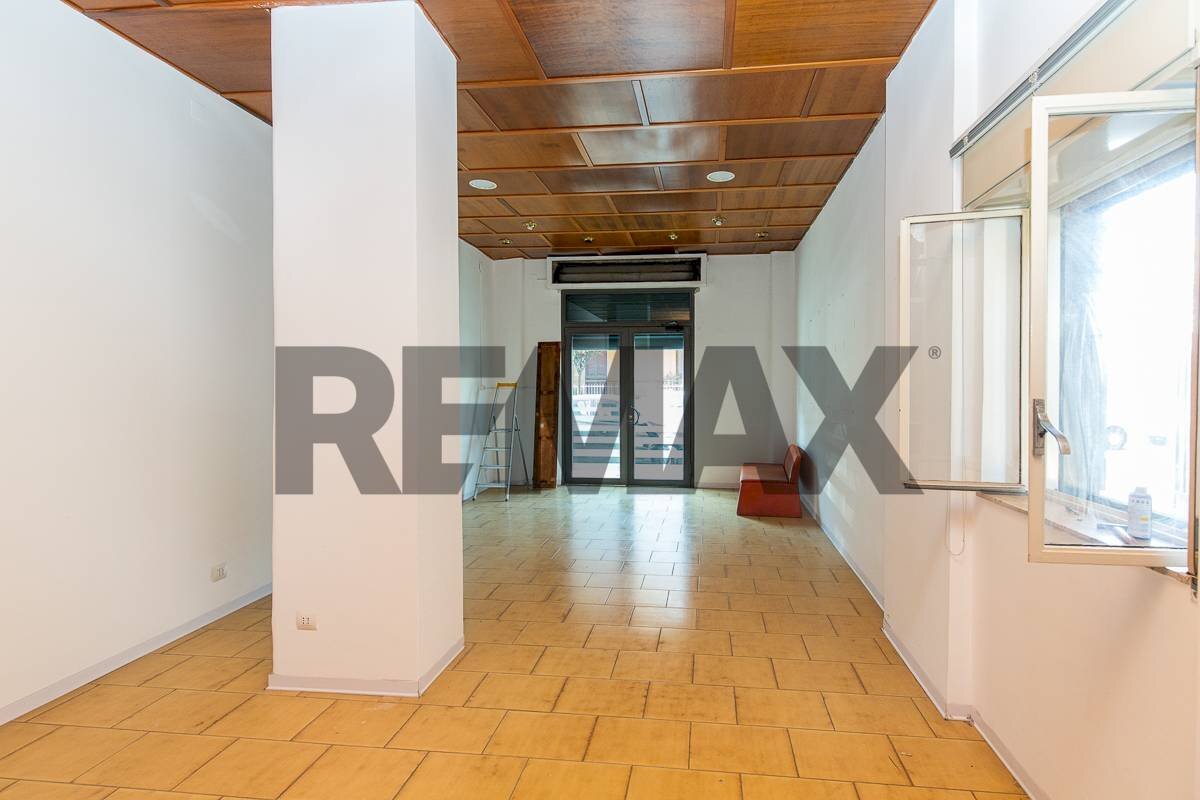Hall / corridoio - Negozio Viale Guglielmo Marconi
53, Gravina di Catania - foto 3