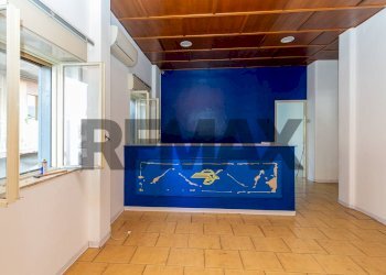 Hall / corridoio - Negozio Viale Guglielmo Marconi
53, Gravina di Catania - foto 7