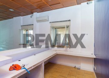 Bagno - Negozio Viale Guglielmo Marconi
53, Gravina di Catania - foto 13