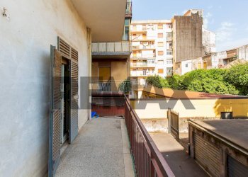 Balcone - Negozio Viale Guglielmo Marconi
53, Gravina di Catania - foto 19