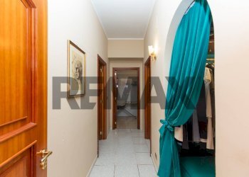 Hall / corridoio - Villa Via San Marco
 
69, Paterno - foto 31