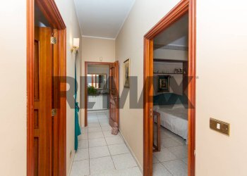 Hall / corridoio - Villa Via San Marco
 
69, Paterno - foto 35
