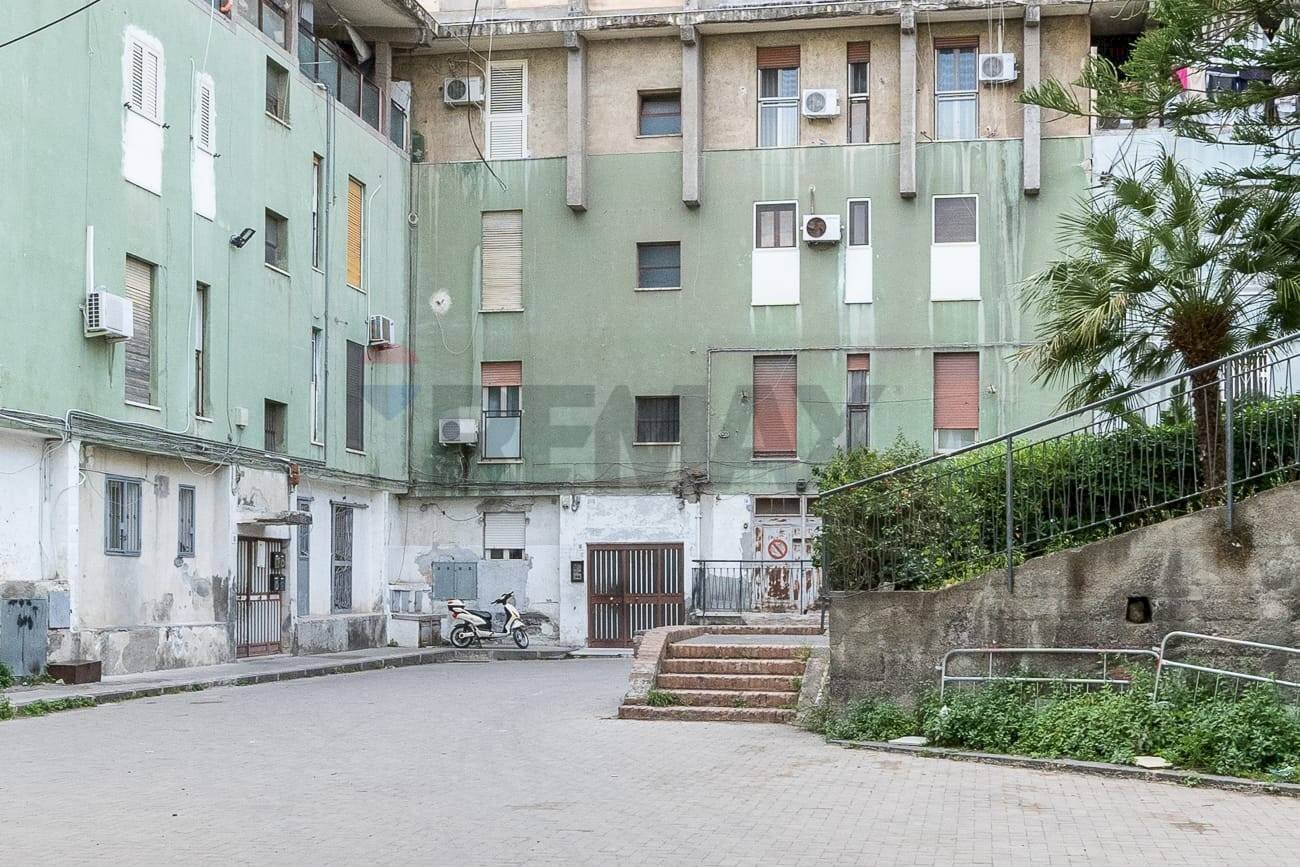 Edificio all\'aperto - Trilocale Via Sardegna
16, Catania - foto 2