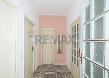 Hall / corridoio - Trilocale Via Sardegna
 
16, Catania - foto 15