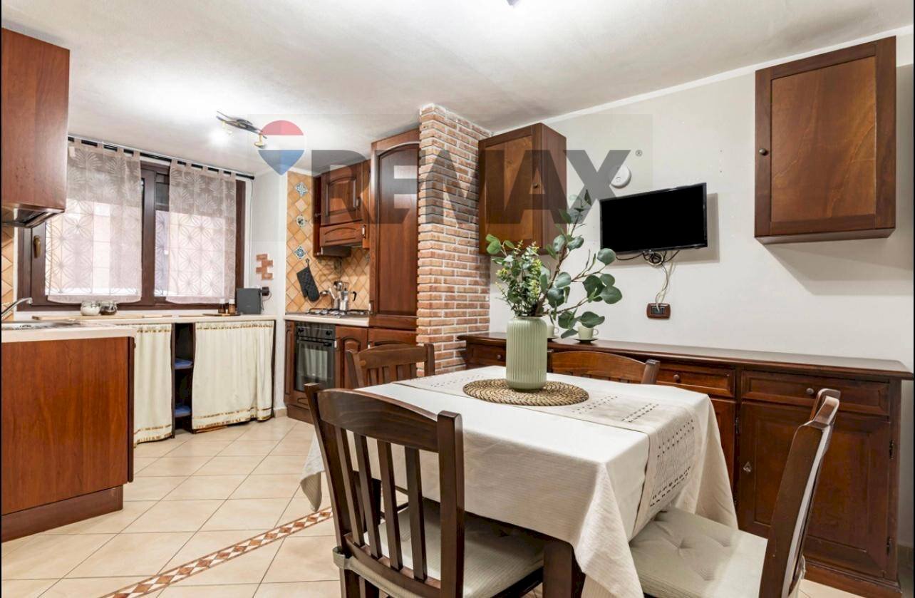 Sala da pranzo - Two-room apartment Via Pescitello
 
30, Catania - photo 1