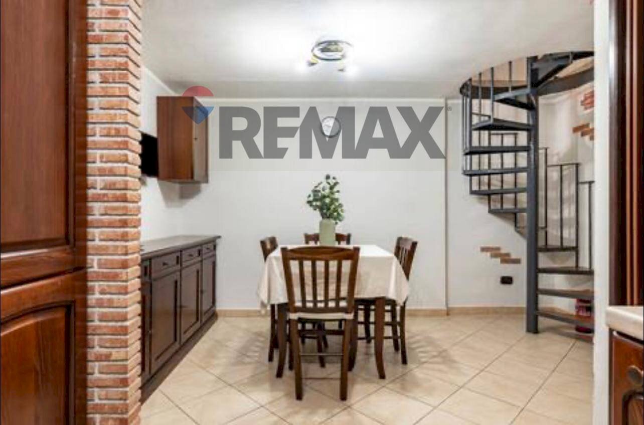 Sala da pranzo - Two-room apartment Via Pescitello
30, Catania - photo 3