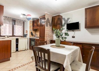 Sala da pranzo - Two-room apartment Via Pescitello
 
30, Catania - photo 1