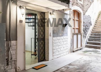 Scale - Two-room apartment Via Pescitello
 
30, Catania - photo 2