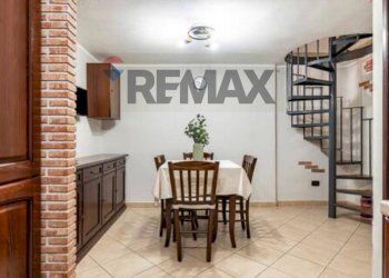 Sala da pranzo - Two-room apartment Via Pescitello
 
30, Catania - photo 3