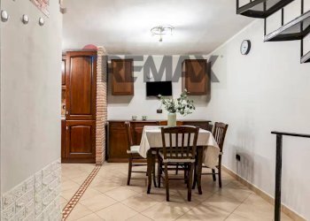 Sala da pranzo - Two-room apartment Via Pescitello
 
30, Catania - photo 5