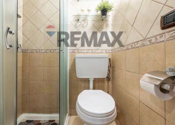 Bagno - Two-room apartment Via Pescitello
 
30, Catania - photo 8