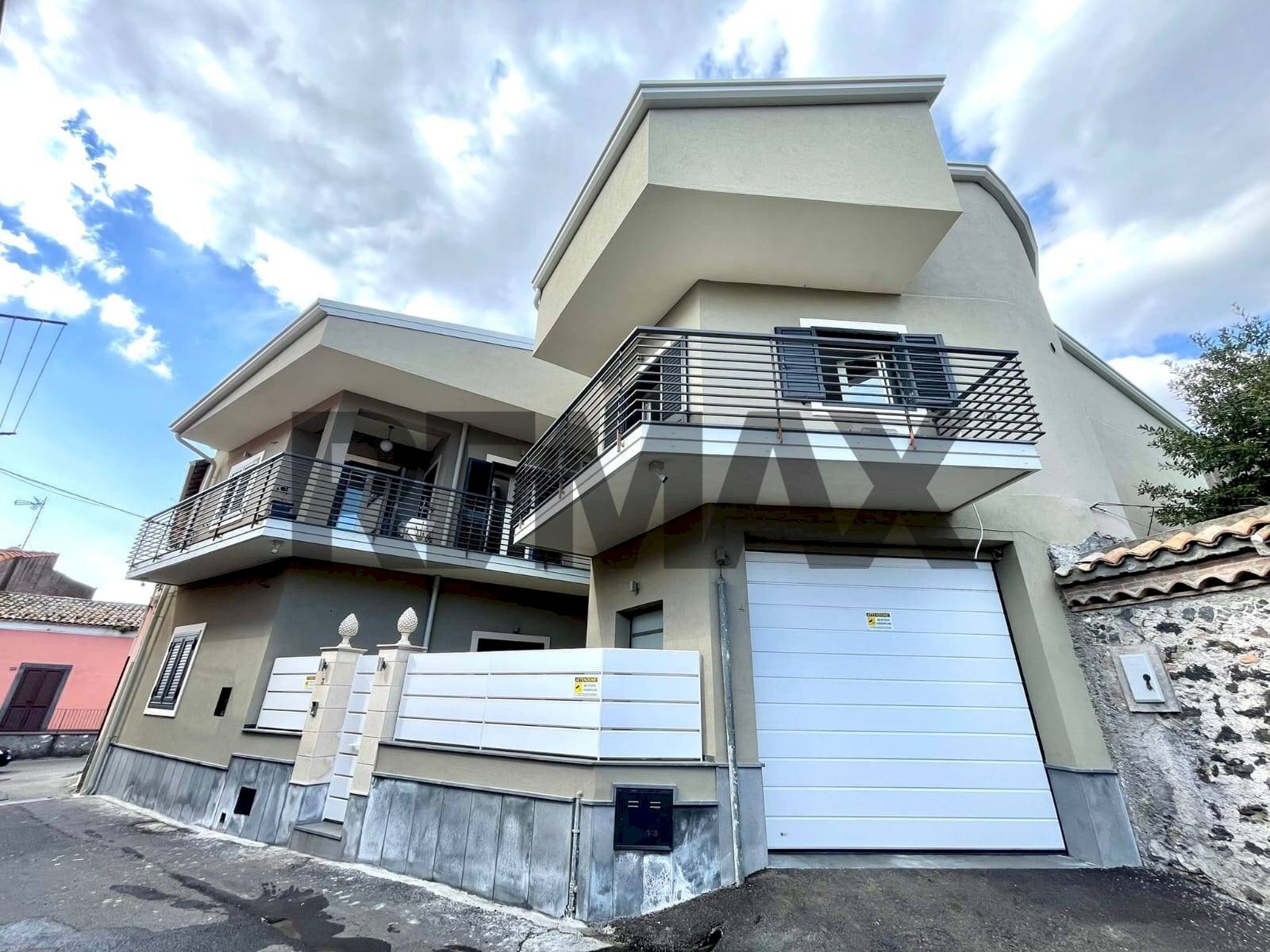 Casa all\'aperto - Casa indipendente Vico Cavaliere
 
1, Tremestieri Etneo - foto 1