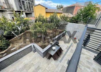 Terrazza 1 piano - Casa indipendente Vico Cavaliere
 
1, Tremestieri Etneo - foto 3