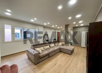 Soggiorno - Casa indipendente Vico Cavaliere
 
1, Tremestieri Etneo - foto 32