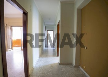Hall / corridoio - Three-room apartment Via Antonio Locatelli
 
13, Catania - photo 2