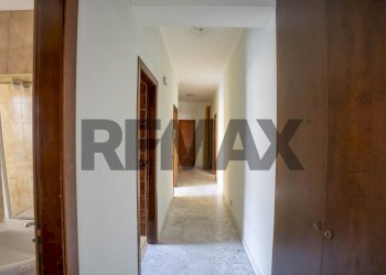 Hall / corridoio - Three-room apartment Via Antonio Locatelli
 
13, Catania - photo 3