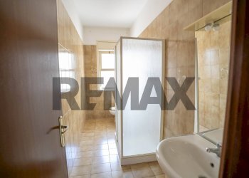 Bagno - Three-room apartment Via Antonio Locatelli
 
13, Catania - photo 19