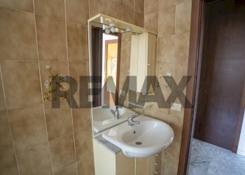 Bagno - Three-room apartment Via Antonio Locatelli
 
13, Catania - photo 22