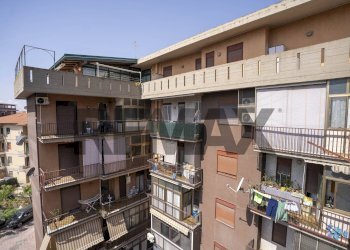 Edificio all\'aperto - Three-room apartment Via Antonio Locatelli
 
13, Catania - photo 27