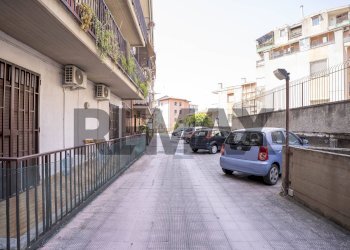 Edificio all\'aperto - Three-room apartment Via Antonio Locatelli
 
13, Catania - photo 31