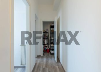 Hall / corridoio - Apartment Viale Dante Alighieri
 
91, Caltagirone - photo 15