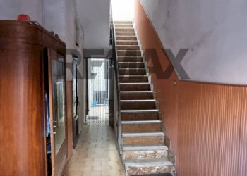 Scale - Casa indipendente Via De Amicis
 
93, Paterno - foto 2