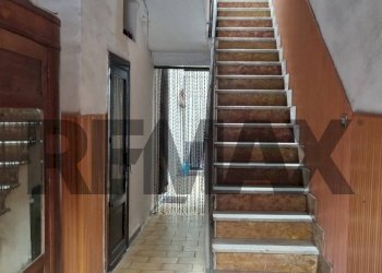 Scale - Casa indipendente Via De Amicis
 
93, Paterno - foto 3