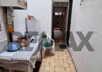 Hall / corridoio - Casa indipendente Via De Amicis
 
93, Paterno - foto 10